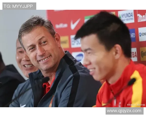 足球明星因掉头发而尴尬现身视频曝光引发球迷热议